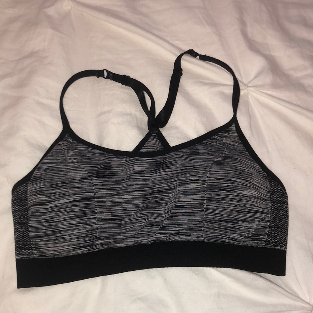 sports bra